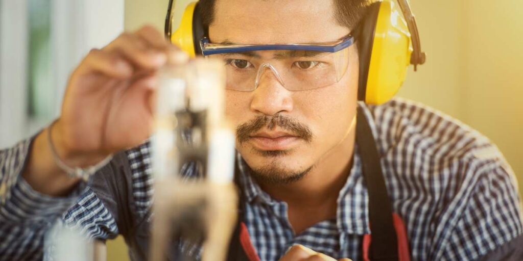 Travailler avec un casque antibruit