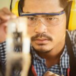 Acouphènes : pourquoi porter un casque anti-bruit ?